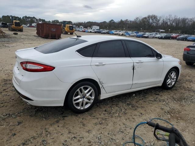 3FA6P0H78GR190637 - 2016 FORD FUSION SE WHITE photo 3