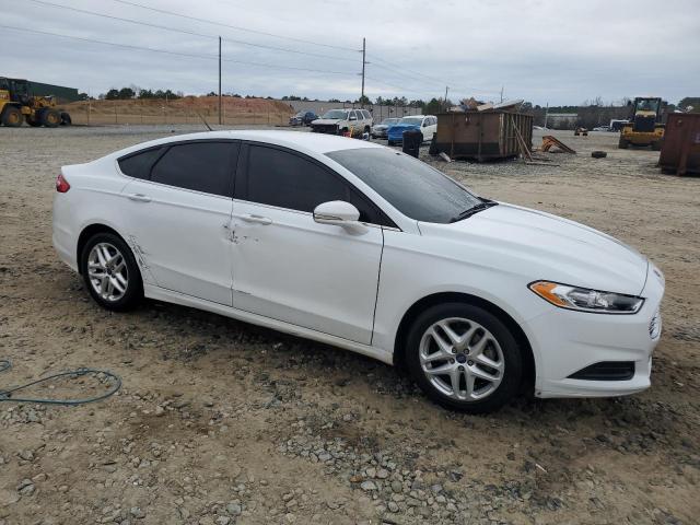 3FA6P0H78GR190637 - 2016 FORD FUSION SE WHITE photo 4