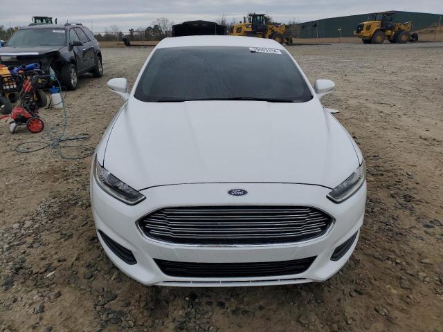 3FA6P0H78GR190637 - 2016 FORD FUSION SE WHITE photo 5