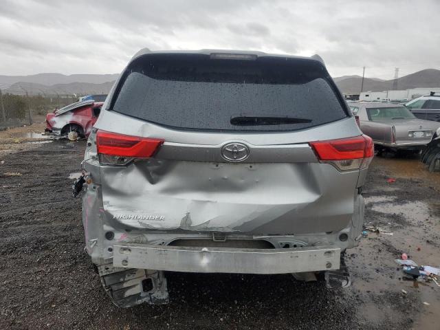 5TDZARFH2HS030602 - 2017 TOYOTA HIGHLANDER LE SILVER photo 6