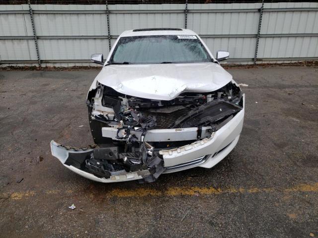 2G1105S39L9104174 - 2020 CHEVROLET IMPALA PREMIER WHITE photo 5