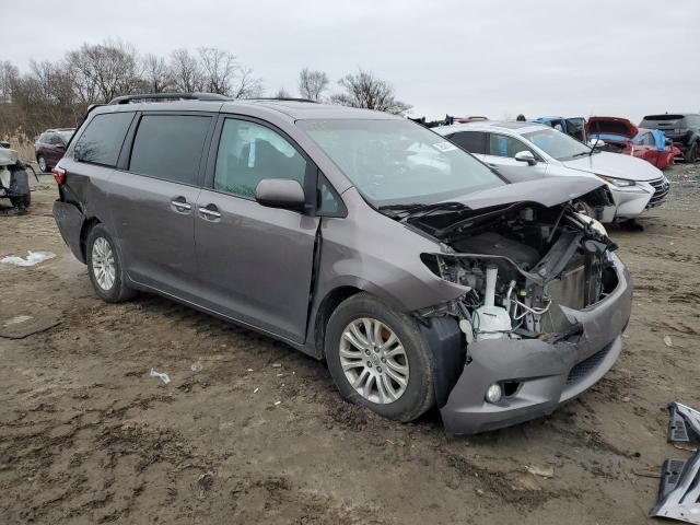 5TDYK3DC8FS688225 - 2015 TOYOTA SIENNA XLE GRAY photo 4