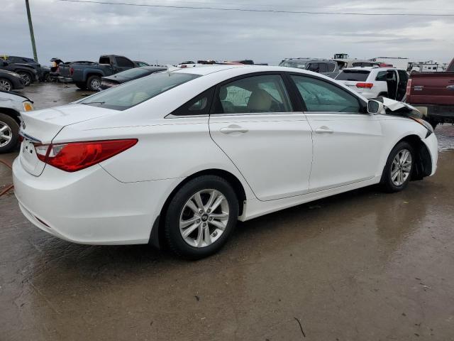 5NPEB4AC0DH535502 - 2013 HYUNDAI SONATA GLS WHITE photo 3