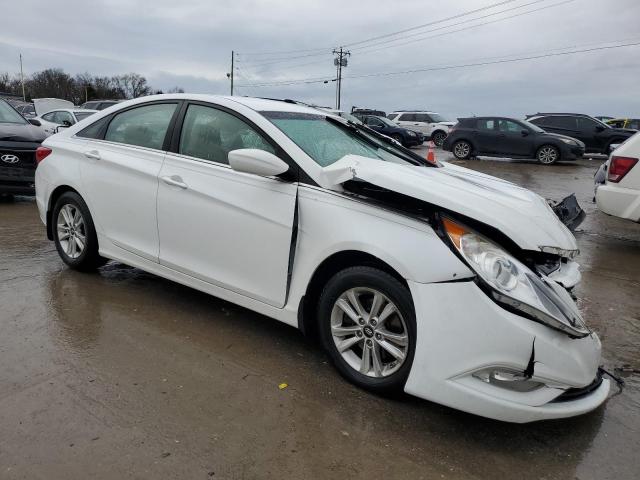 5NPEB4AC0DH535502 - 2013 HYUNDAI SONATA GLS WHITE photo 4