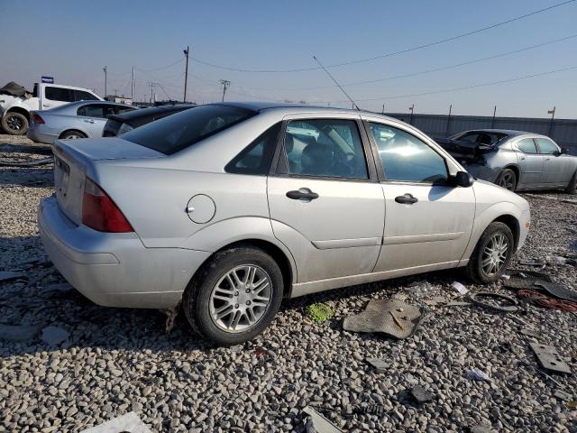 1FAFP34N57W111735 - 2007 FORD FOCUS ZX4 SILVER photo 3