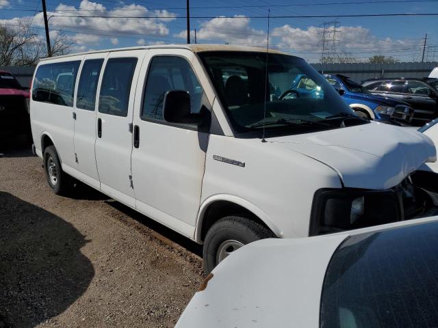 1GJHG39U061275496 - 2006 GMC SAVANA G3500 WHITE photo 4