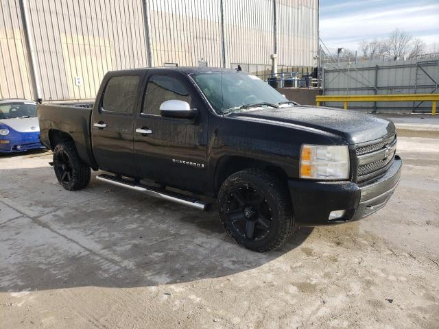 2GCEK13M371565085 - 2007 CHEVROLET SILVERADO K1500 CREW CAB BLACK photo 4