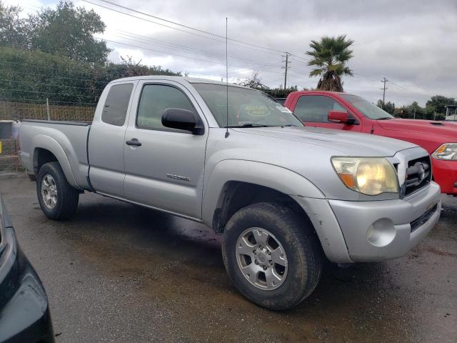 5TETU62N07Z446639 - 2007 TOYOTA TACOMA PRERUNNER ACCESS CAB SILVER photo 4