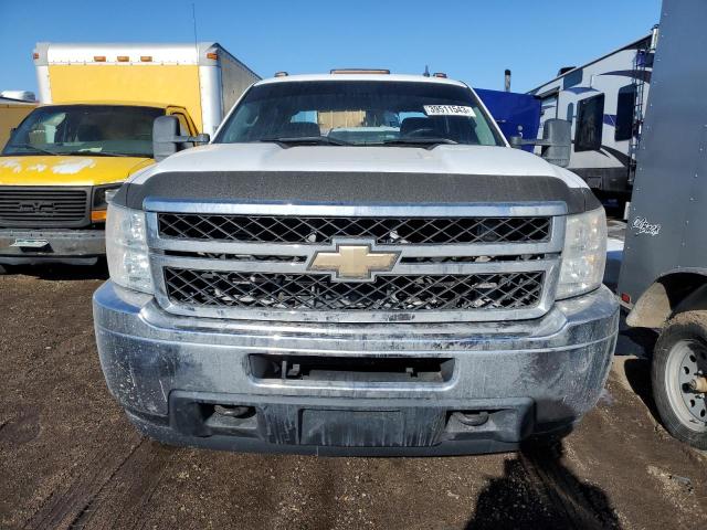 1GC4C0C83BF216676 - 2011 CHEVROLET SILVERADO C3500 LT WHITE photo 5