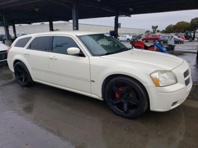 2D4FV48V45H677044 - 2005 DODGE MAGNUM SXT WHITE photo 4