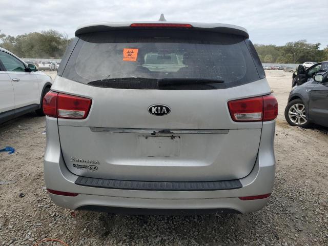 KNDMA5C12H6261137 - 2017 KIA SEDONA L SILVER photo 6