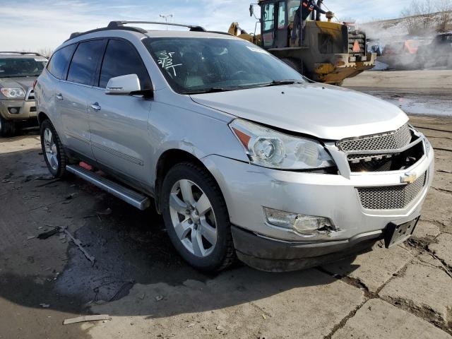 1GNEV33D29S103002 - 2009 CHEVROLET TRAVERSE LTZ SILVER photo 4