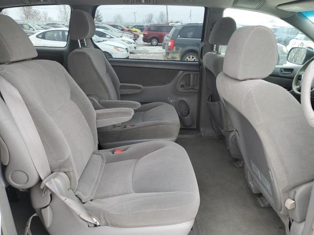 5TDZA23C14S052505 - 2004 TOYOTA SIENNA CE SILVER photo 11