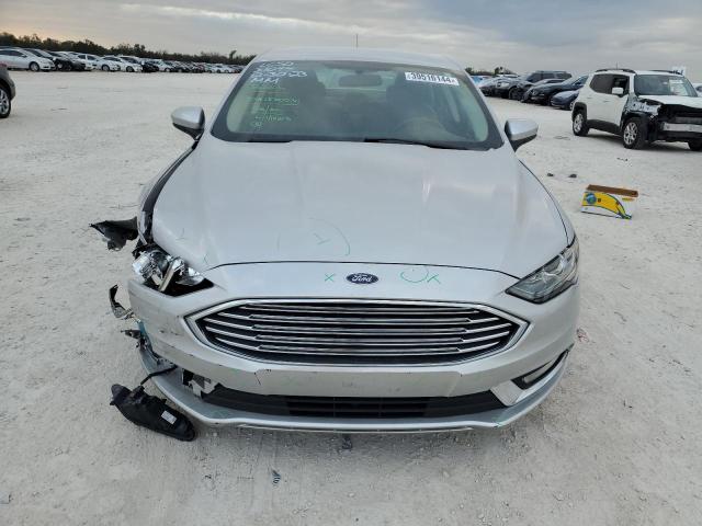 3FA6P0HD1HR309703 - 2017 FORD FUSION SE SILVER photo 5