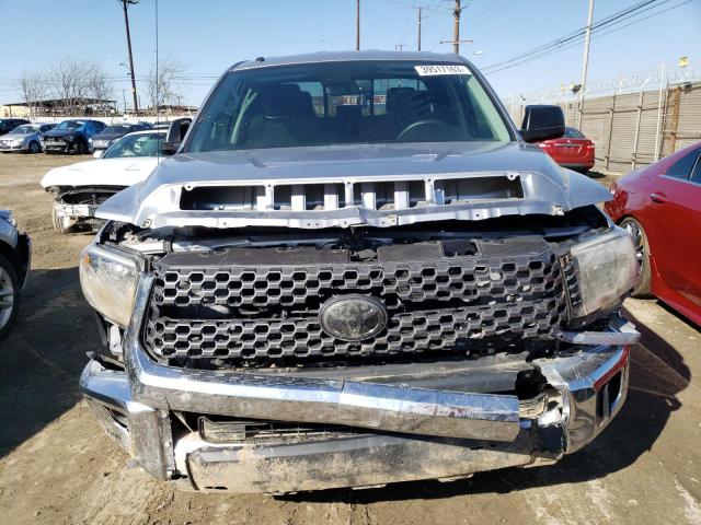 5TFUY5F16JX711542 - 2018 TOYOTA TUNDRA DOUBLE CAB SR/SR5 SILVER photo 5