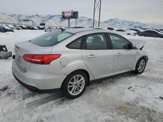 1FADP3F22FL262428 - 2015 FORD FOCUS SE SILVER photo 3