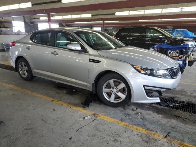 5XXGM4A79EG303368 - 2014 KIA OPTIMA LX SILVER photo 4