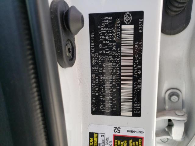 4T1G11AKXPU763594 - 2023 TOYOTA CAMRY SE NIGHT SHADE WHITE photo 12