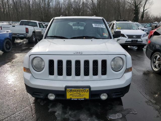 1C4NJRFB5ED502082 - 2014 JEEP PATRIOT LATITUDE WHITE photo 5