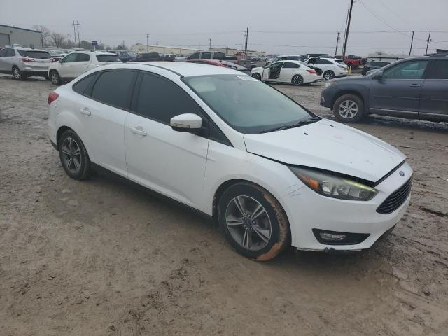 1FADP3FE6HL307934 - 2017 FORD FOCUS SE WHITE photo 4