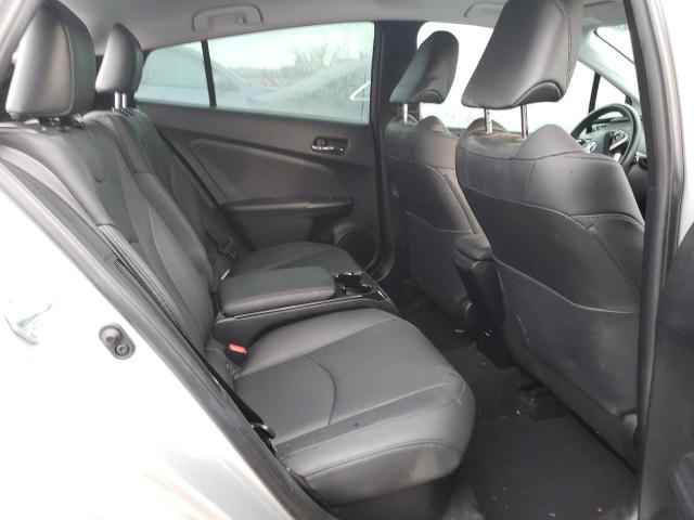 JTDKARFP2H3002521 - 2017 TOYOTA PRIUS PRIM 银色 照片 10