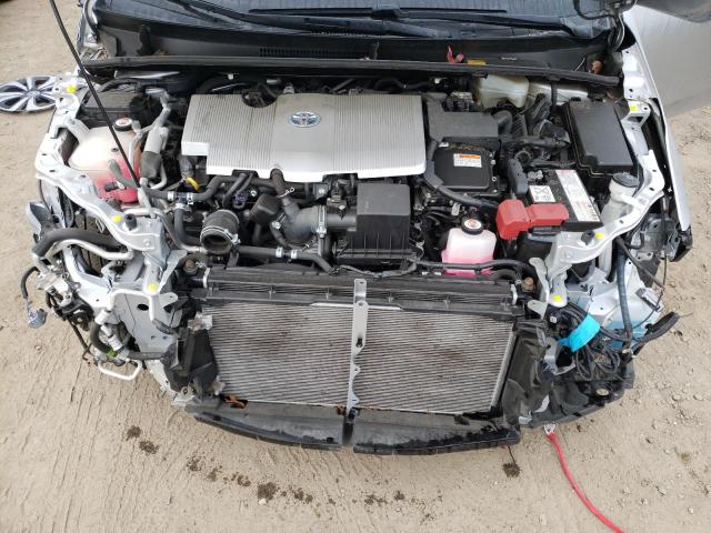 JTDKARFP2H3002521 - 2017 TOYOTA PRIUS PRIM 银色 照片 11