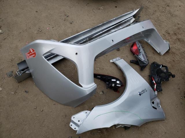 JTDKARFP2H3002521 - 2017 TOYOTA PRIUS PRIM 银色 照片 12