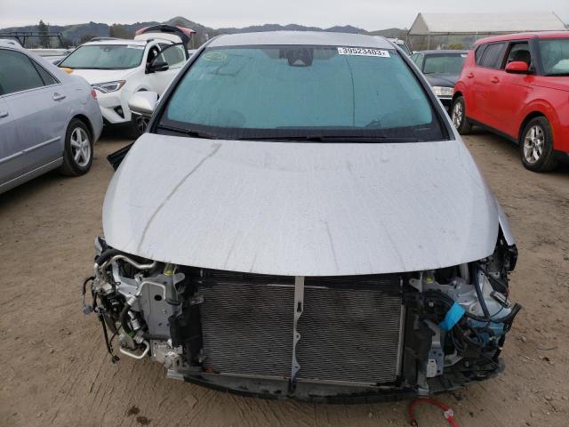 JTDKARFP2H3002521 - 2017 TOYOTA PRIUS PRIM 银色 照片 5