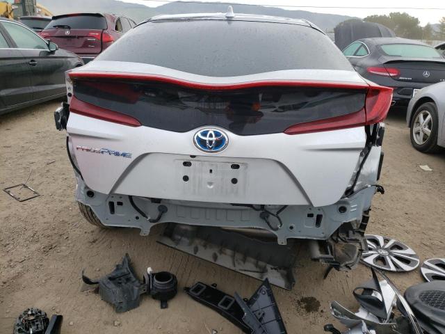 JTDKARFP2H3002521 - 2017 TOYOTA PRIUS PRIM 银色 照片 6