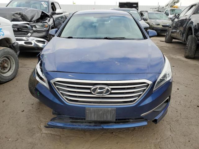 5NPE24AF0GH391769 - 2016 HYUNDAI SONATA SE BLUE photo 5