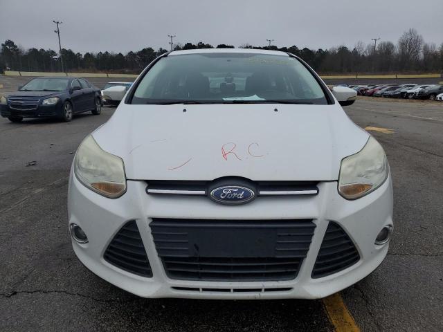 1FADP3K21DL132899 - 2013 FORD FOCUS SE WHITE photo 5