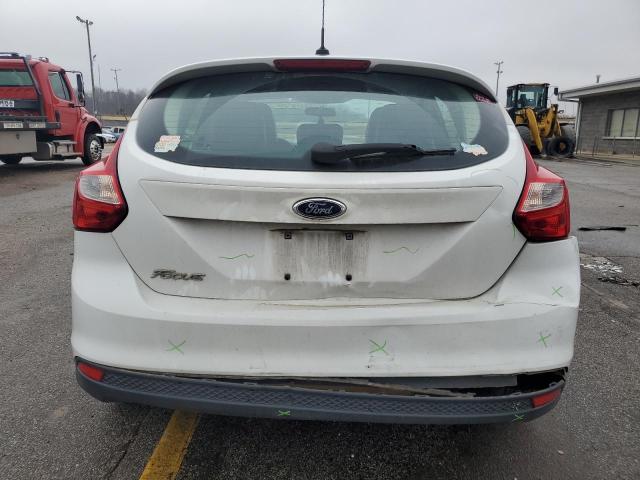 1FADP3K21DL132899 - 2013 FORD FOCUS SE WHITE photo 6