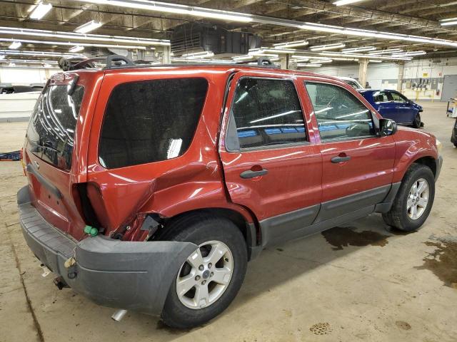 1FMCU03165DA16088 - 2005 FORD ESCAPE XLT RED photo 3