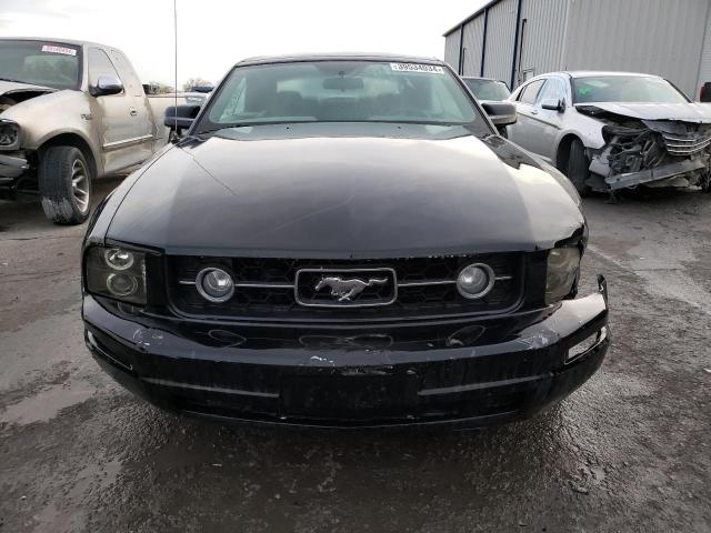 1ZVHT85H465196721 - 2006 FORD MUSTANG GT BLACK photo 5