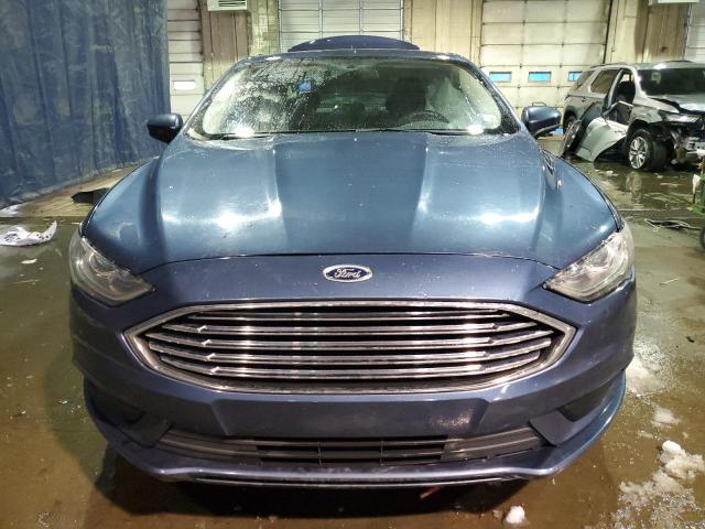 3FA6P0H72JR276694 - 2018 FORD FUSION SE BLUE photo 5