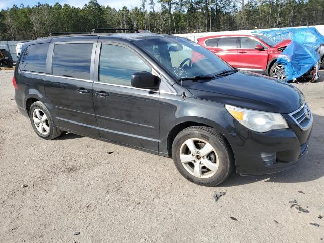 2V4RW3DG4BR717983 - 2011 VOLKSWAGEN ROUTAN SE BLACK photo 4