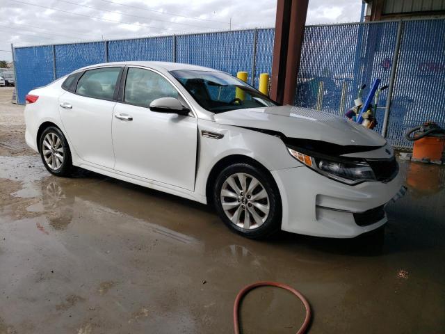 5XXGT4L33GG062925 - 2016 KIA OPTIMA LX WHITE photo 4