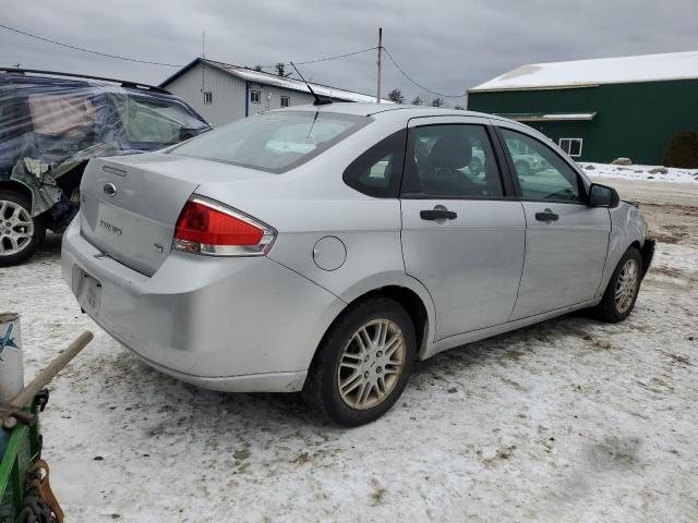 1FAHP3FN9AW293923 - 2010 FORD FOCUS SE SILVER photo 3