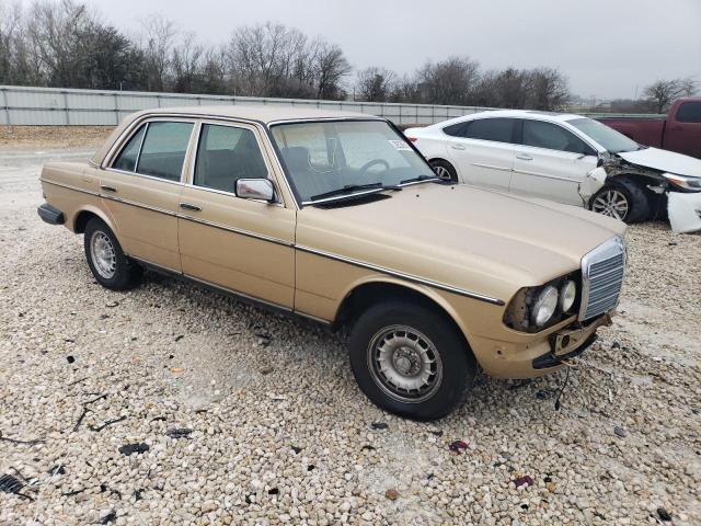 WDBAB33A1DB023879 - 1983 MERCEDES-BENZ 300 DT BEIGE photo 4