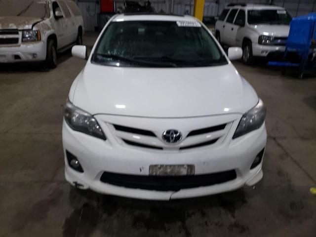 2T1BU4EE9DC079110 - 2013 TOYOTA COROLLA BASE WHITE photo 5