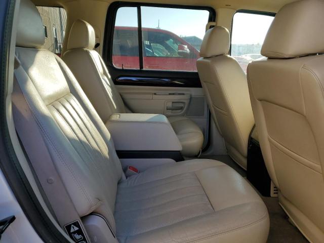 5LMEU78H33ZJ21952 - 2003 LINCOLN AVIATOR WHITE photo 11