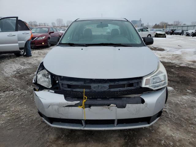 1FAHP35N18W201845 - 2008 FORD FOCUS SE SILVER photo 5