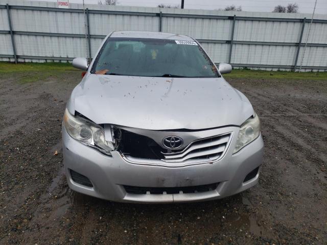 4T1BF3EK7AU056106 - 2010 TOYOTA CAMRY BASE SILVER photo 5