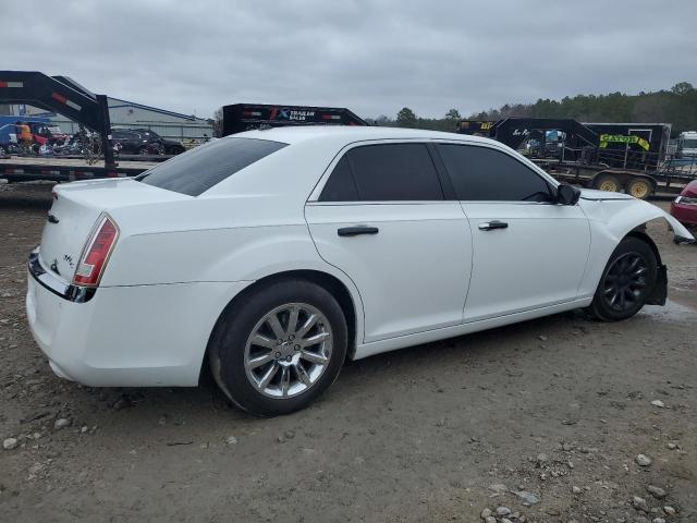 2C3CA6CT2BH514034 - 2011 CHRYSLER 300C WHITE photo 3