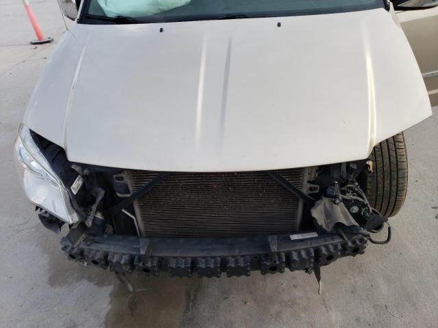 2C4RC1CG4FR621138 - 2015 CHRYSLER TOWN & COU TOURING L TAN photo 12