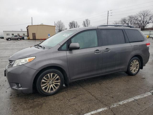 5TDYK3DC3BS039961 - 2011 TOYOTA SIENNA XLE GRAY photo 1