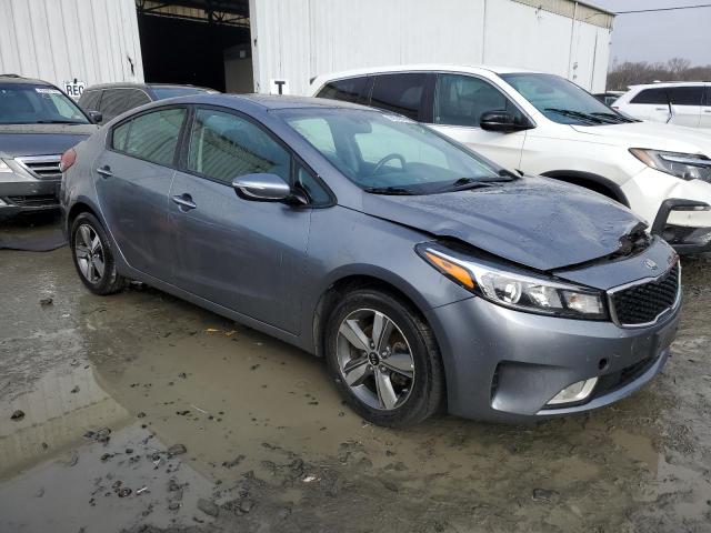 3KPFL4A77JE176055 - 2018 KIA FORTE LX GRAY photo 4