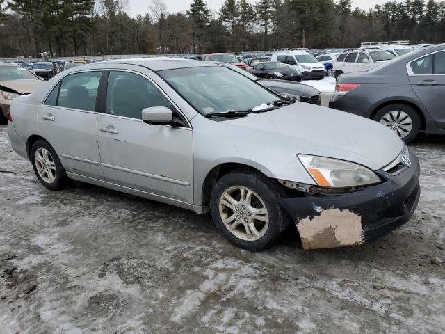 1HGCM563X7A144693 - 2007 HONDA ACCORD SE SILVER photo 4