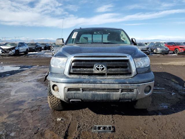 5TFUW5F14AX151722 - 2010 TOYOTA TUNDRA DOUBLE CAB SR5 BLACK photo 5