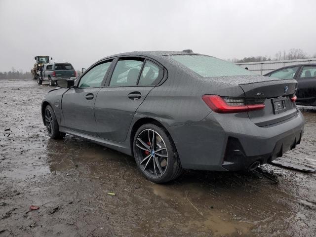 3MW39FS08P8D08453 - 2023 BMW 330XE Մոխրագույն լուսանկար 2